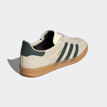 Die adidas Gazelle Indoor Cream White von hinten