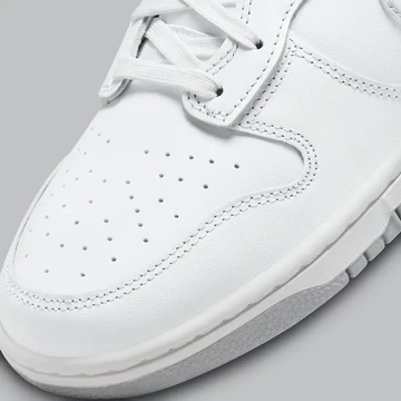 Dunk High Airbrush Swoosh Detail Toebox