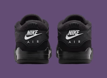 Jordan 4 RM Black Cat von hinten