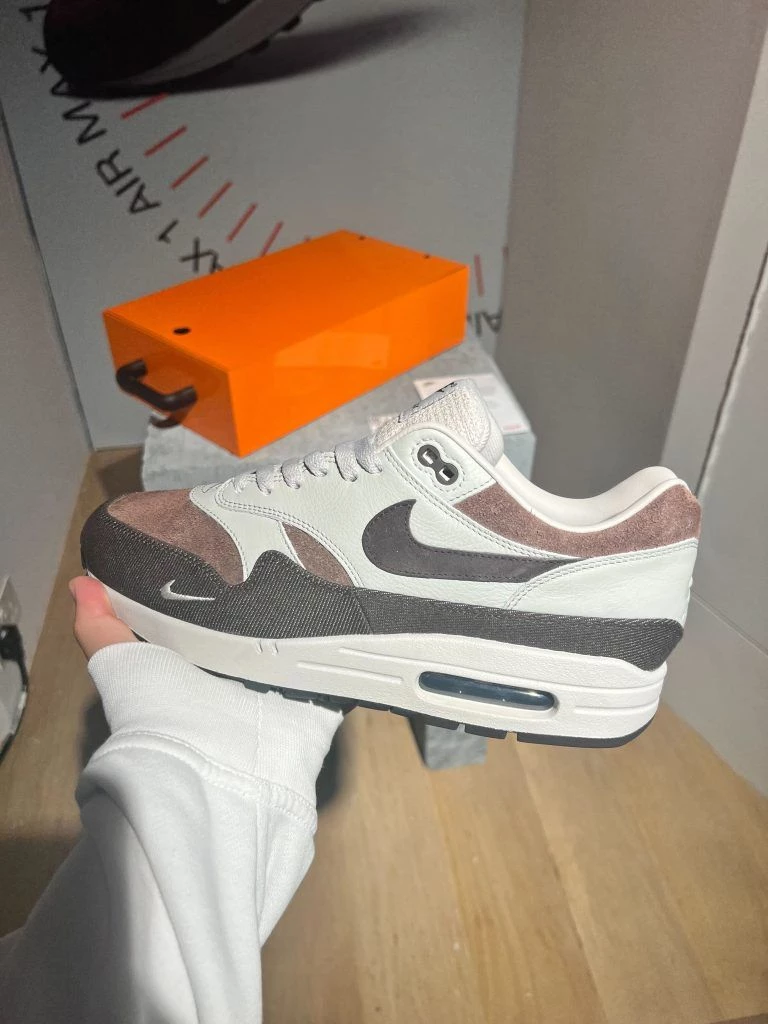 Air Max 1 size Exclusive Dead Stock