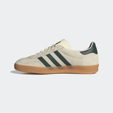 Die Innenseite der adidas Gazelle Indoor Cream White