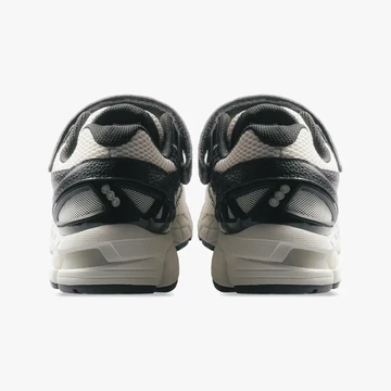 Hal Studios x Asics Gel-Kayano 20 Bone Paar Fersen