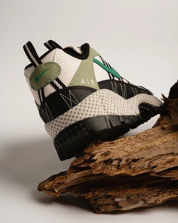 Nike Air Humara Oil Green