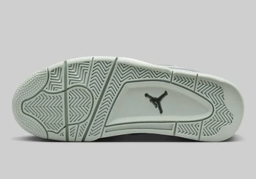 Jordan 4 RM Chrome Sohle