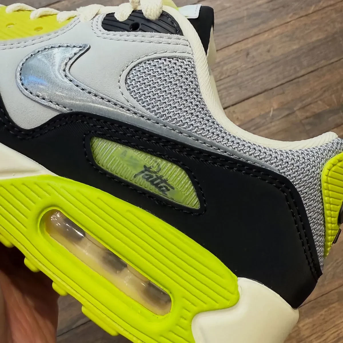Patta x Nike Air Max 90 Waves Cyber HF8814-001 | Dead Stock