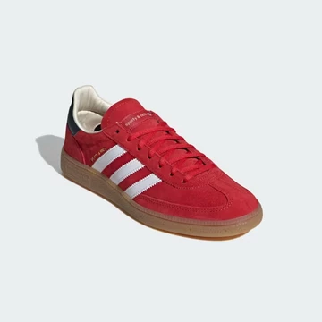 Sporty & Rich x adidas Handball Spezial Olympic Red von schräg vorne
