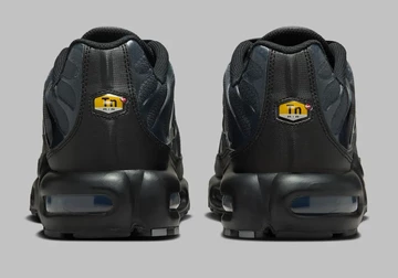 PSG x Nike Air Max Plus Black von hinten
