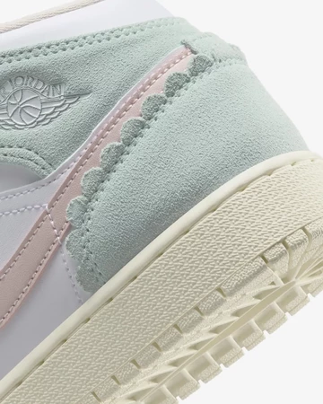 Jordan 1 Mid GS Guava Ice Ferse