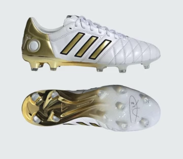 Toni Kroos adidas 11Pro Firm Ground Paar von der Seite und Sohle