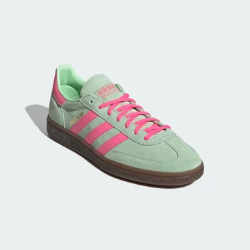 adidas Handball Spezial Semi Green Spark seitlich von Vorne