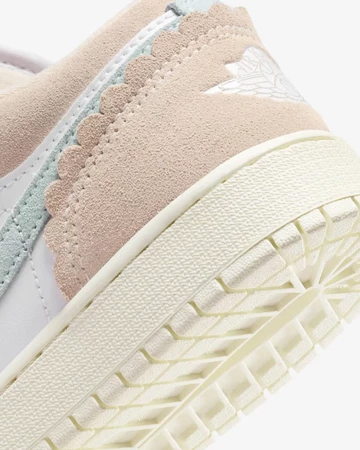 Jordan 1 Low GS Guava Ice Ferse