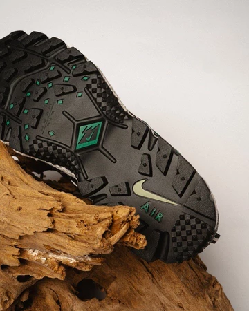 Nike Air Humara Oil Green