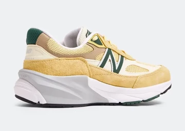 New Balance 990v6 Pale Yellow seitlich von Hinten
