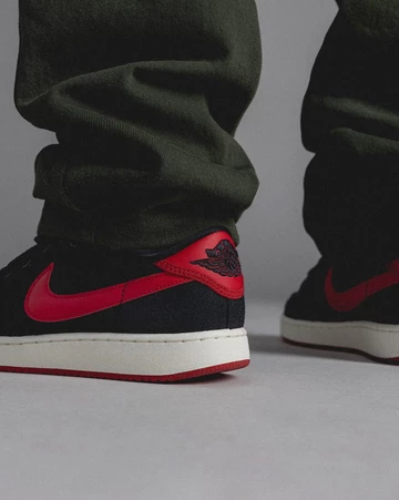 Jordan 1 AJKO Low Bred ferse closeup