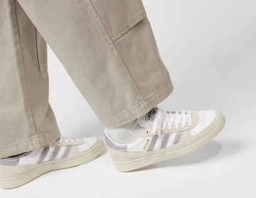 adidas Handball Spezial Top am Fuß