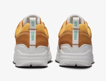 Serena Williams Design Crew Nike Air Max 1 von Hinten