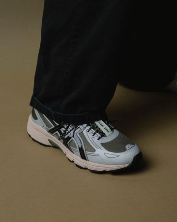 ASICS GEL-VENTURE 6 Forest - on feet