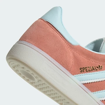Die Ferse des adidas Handball Spezial Wonder Clay Almost Blue