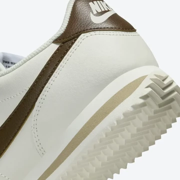 Nike Cortez Cacao Wow Detail Ferse
