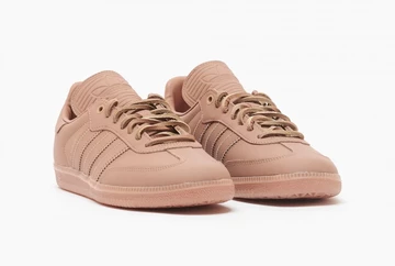 Humanrace adidas Samba Clay Strata beide paare schräg