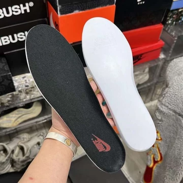 Jordan 1 AJKO Low Bred Leak Bild von der Sohle