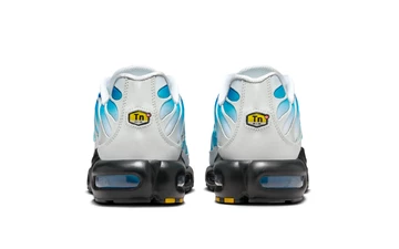 One Block Down x Air Max Plus Reverse Pack von hinten