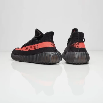 adidas Yeezy Boost 350v2 Core Black Red von Hinten