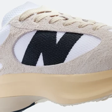 New Balance Warped Runner Sea Salt Detail Logo