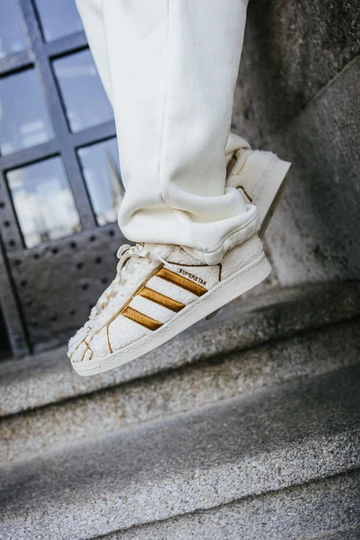 adidas Superstar Conchas - On Feet außen (2)