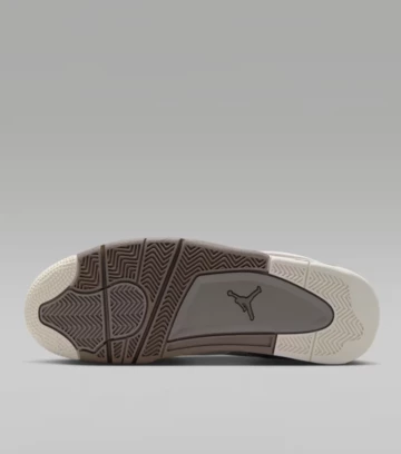 Jordan 4 RM Cave Stone Sohle