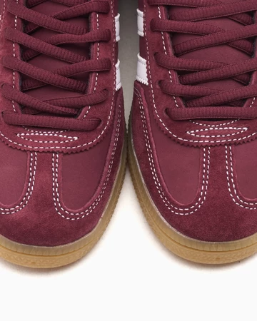 Sporty & Rich x adidas Handball Spezial White Stitches Burgunder Zehen Details