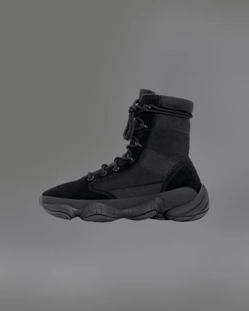 adidas Yeezy 500 Tactical Boot Utility Black rechts nach links von der Seite