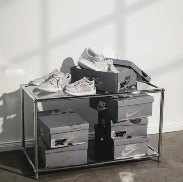 Jordan 1 Low Metallic Silver Moodbild