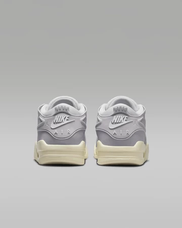 Air Jordan 4 RM Neutral Grey von hinten