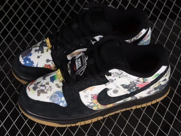 Supreme Nike SB Dunk Low Rammellzee