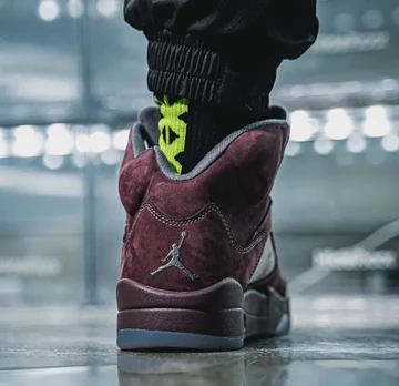 Jordan 5 Burgundy On Feet Ferse