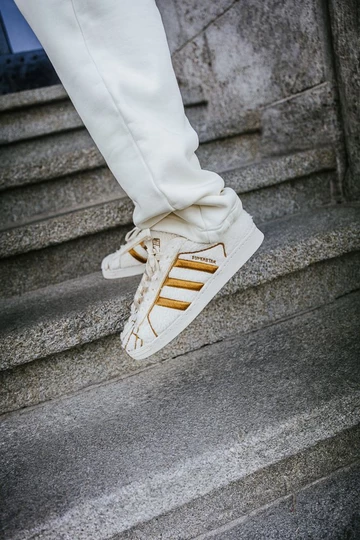 adidas Superstar Conchas - On Feet (2)