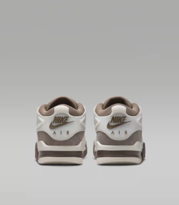 Jordan 4 RM Cave Stone von hinten