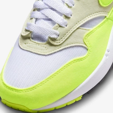 Air Max 1 Volt Toe Box
