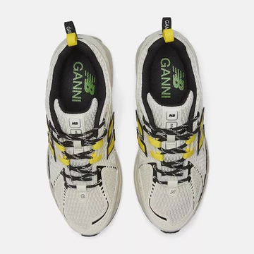 GANNI New Balance 1906R Erget von Oben