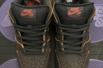 Nike SB Dunk Low Krampus von oben