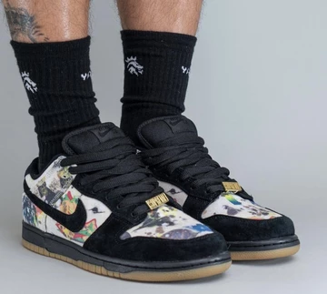 Supreme Nike SB Dunk Low Rammellzee - On Feet
