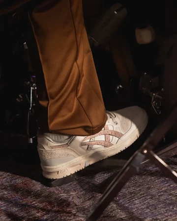 Asphaltgold ASICS EX89 Impromptu Motion On-Feet