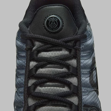 PSG x Nike Air Max Plus Black Detailbild