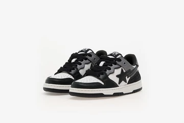 Der Bape Sk8 Sta M1 White Black Grey von schräg außen