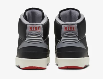 Jordan 2 Black Cement von Hinten