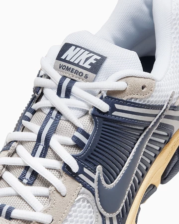 Details des Nike Zoom Vomero 5 Since 72