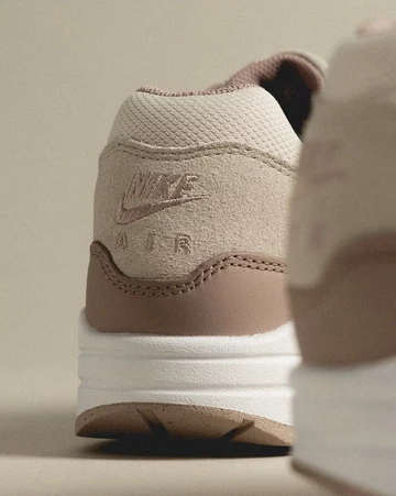 Air Max 1 Violet Dust Lookbook Detail