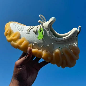 Salehe Bembury x Crocs Juniper Tahini Außenseite