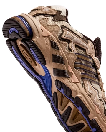 Bad Bunny adidas Response CL Ecru Tint ferse